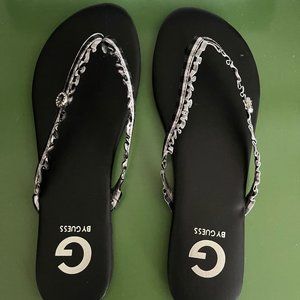 Women's G by Guess  black and white plaid sandals Size 9.5 New in box